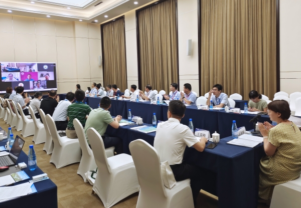 光伏材料与电池全国重点实验室召开学术委员会会议 918博天堂集团作专题汇报